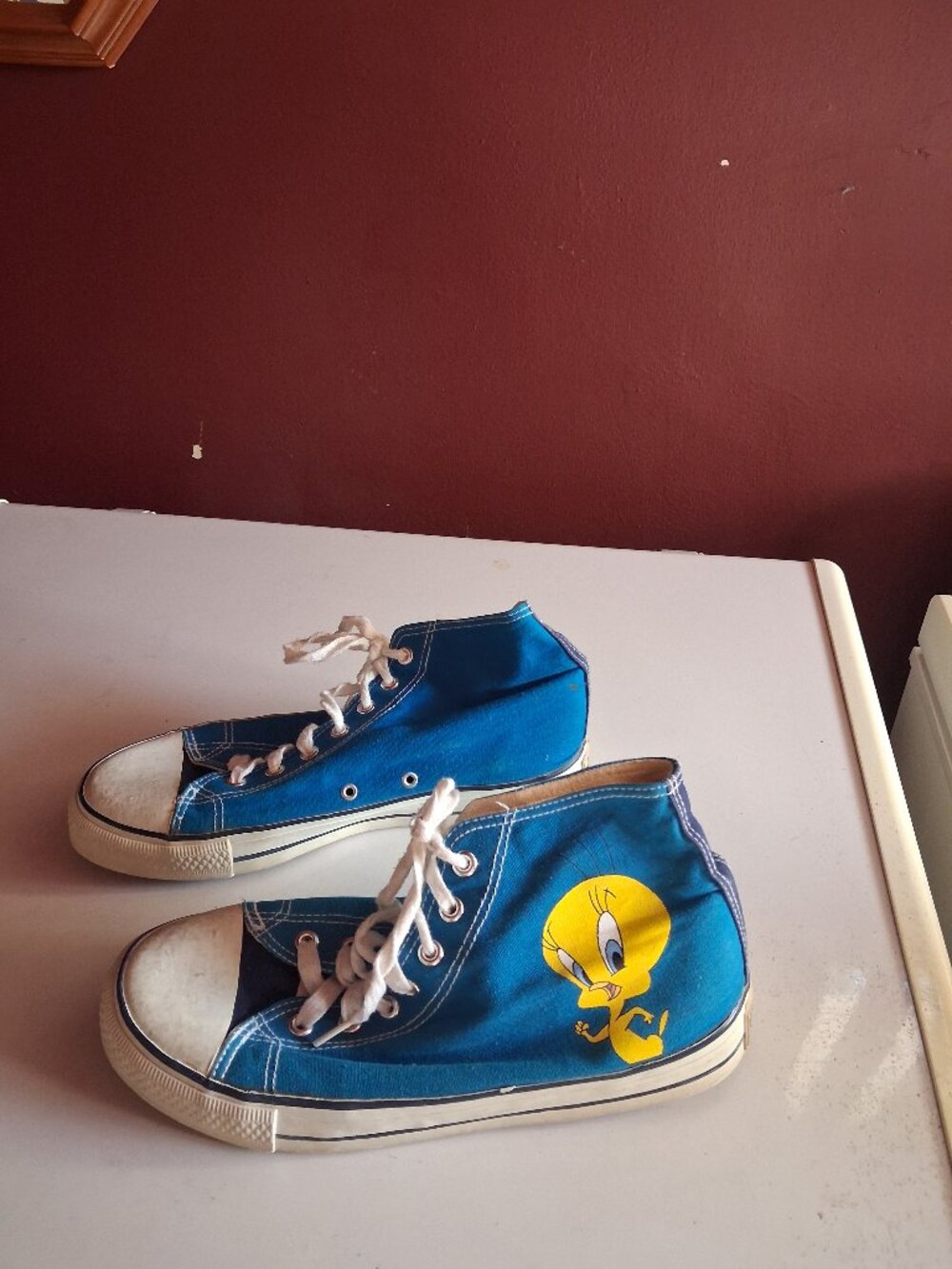 Vintage 1990s Loony Tunes Tweety Sneakers Tennis Shoes
